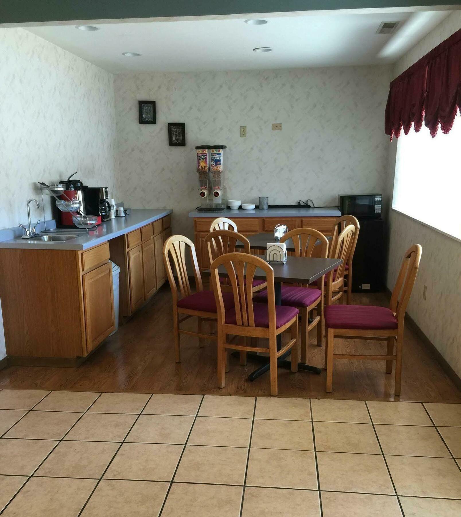 Country Hearth Inn-הניבאל מראה חיצוני תמונה